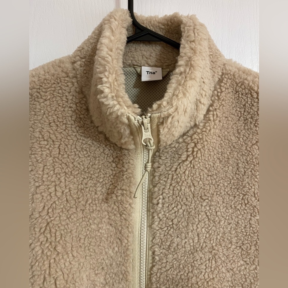 NWOT Aritzia TNA Cody Massive Polar Vest Fleece Sherpa Zip-Up Vest Size Small - Picture 13 of 13